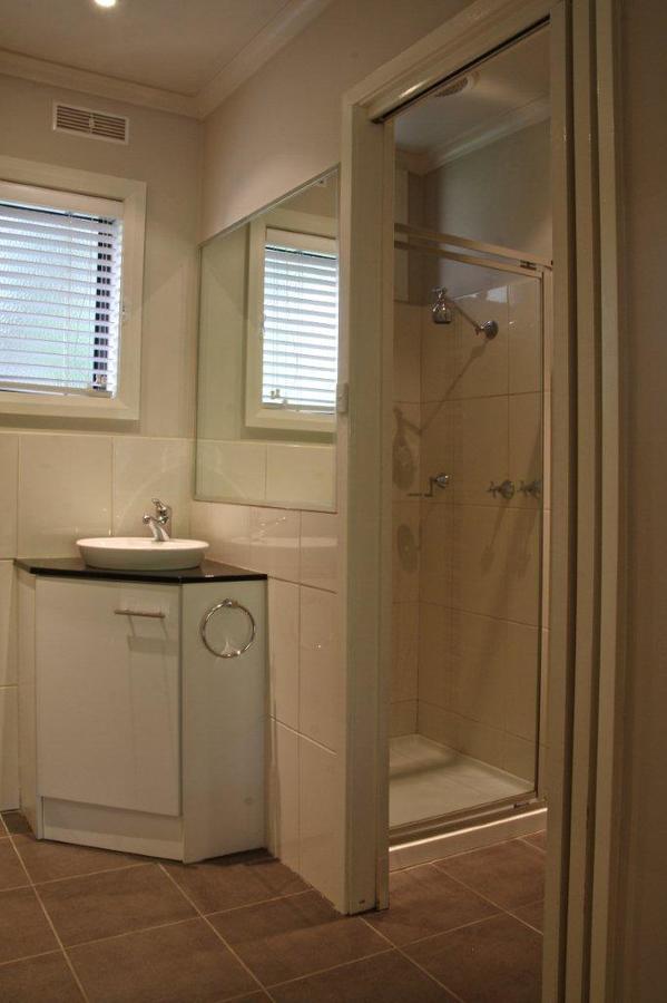 Grevillea Gardens Apartment 3 브라이트 객실 사진